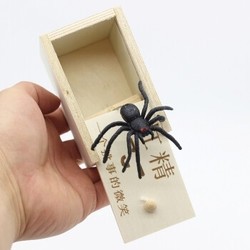 移动专享：凡小熊 创意整蛊玩具 蜘蛛木盒