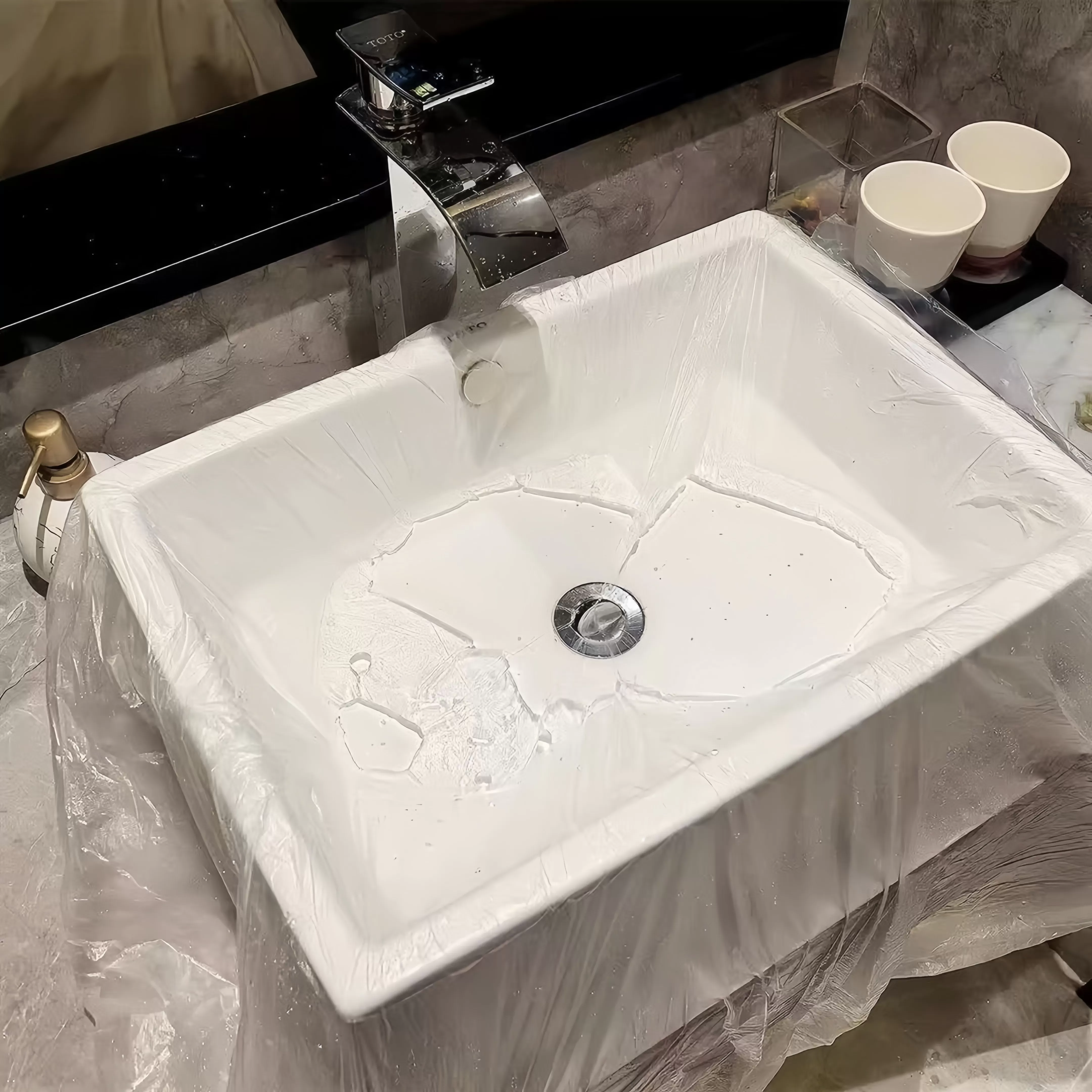 旅行一次性隔脏膜酒店出差用品便携塑料薄膜多功能洗漱台洗衣袋