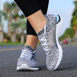 李宁女子超轻15代轻质透气袜子跑步鞋运动舒适轻便运动鞋