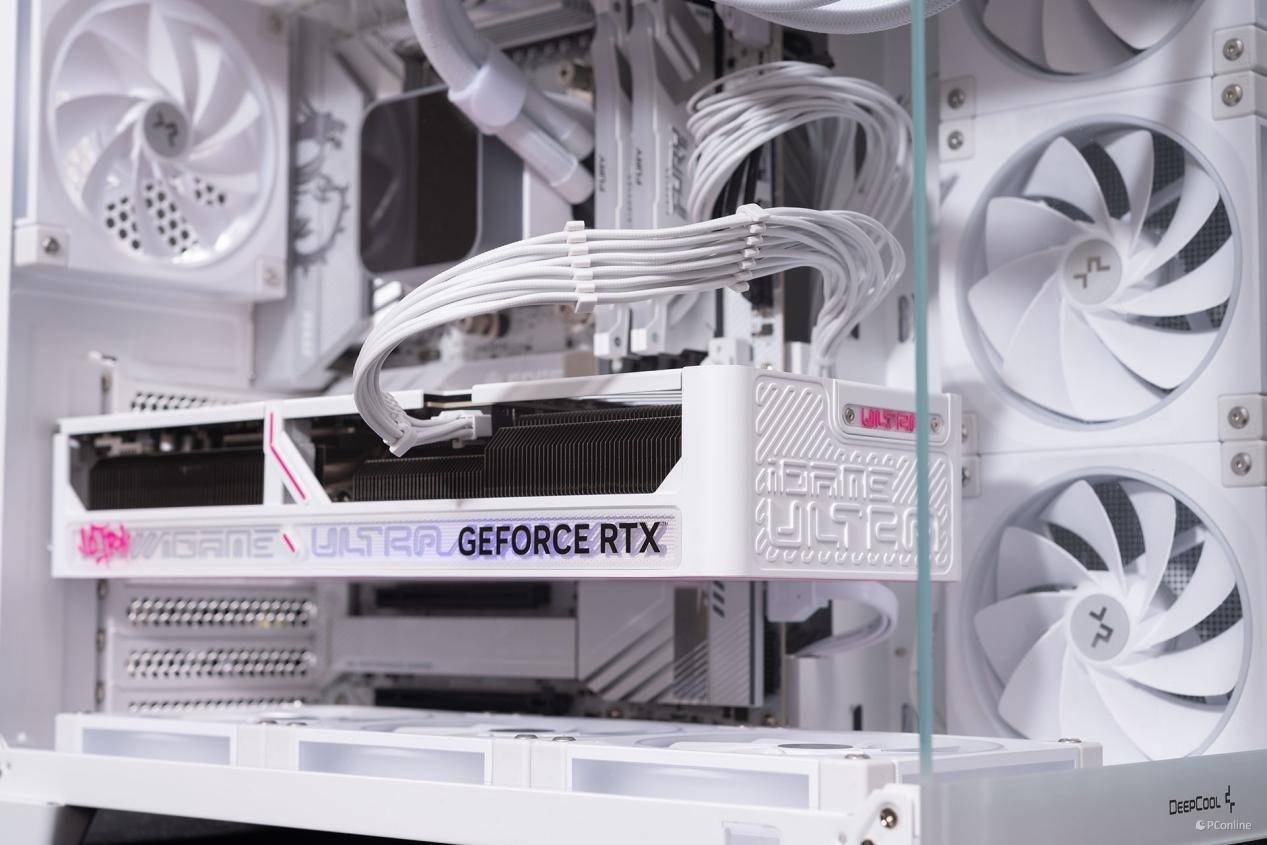 珠光宝甲火力全开，七彩虹 GeForce RTX 5070 Ti Ultra W OC 16GB评测