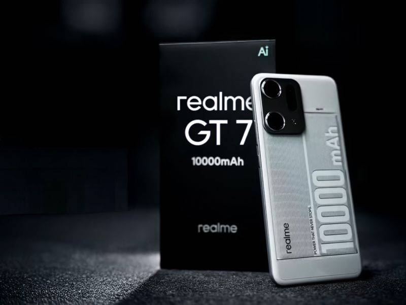 realme真我GT7 10000mAh概念机亮相 厚度约8.5mm
