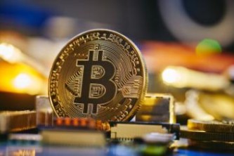 比特币波动性阶段：动态分析与影响因素