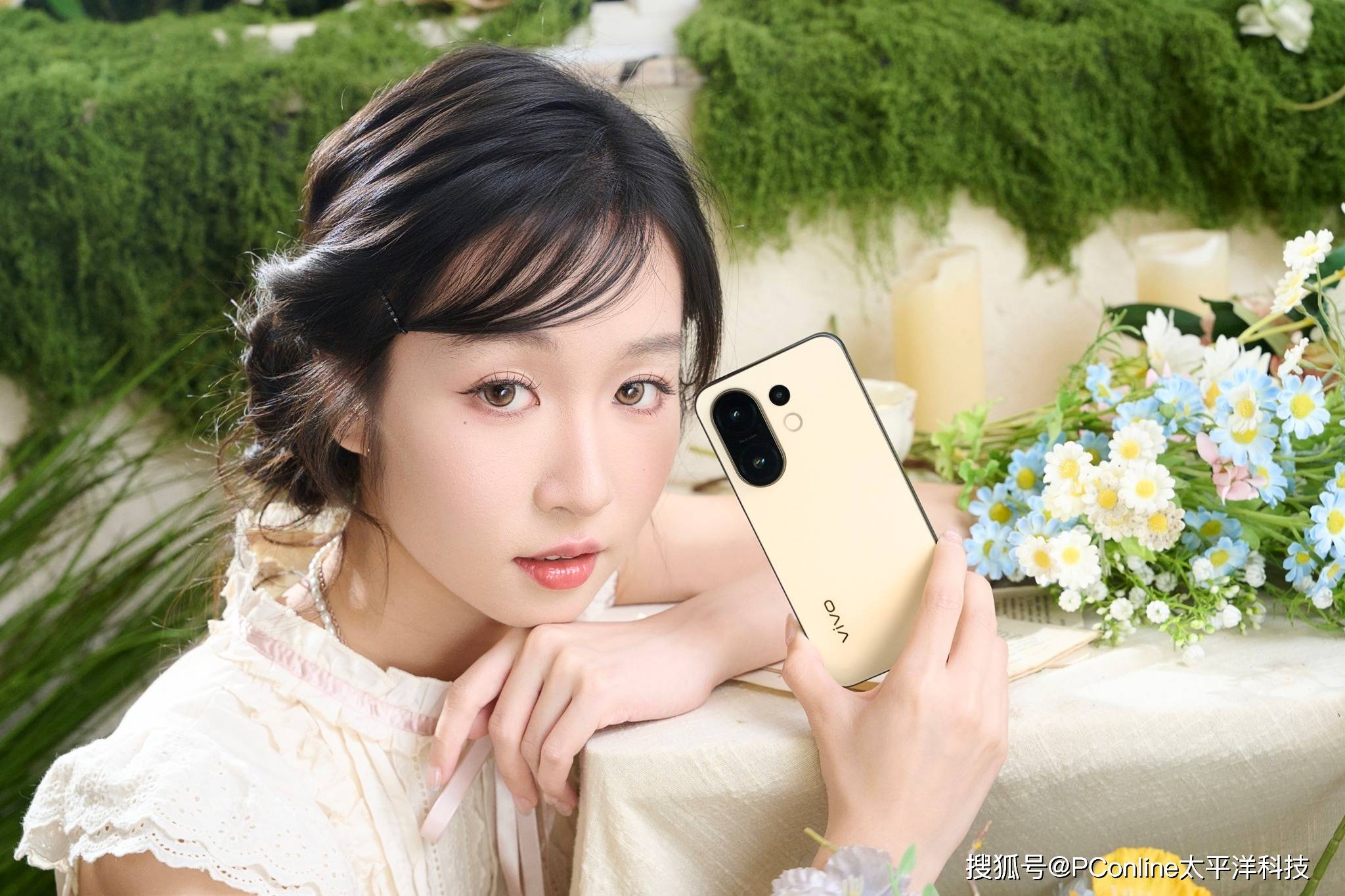 小姐姐喜欢的胶片相机，vivo S30 Pro mini直出即氛围Live！
