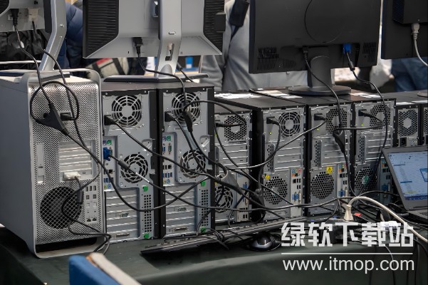 比特币挖矿原理详解：PoW与算力竞争