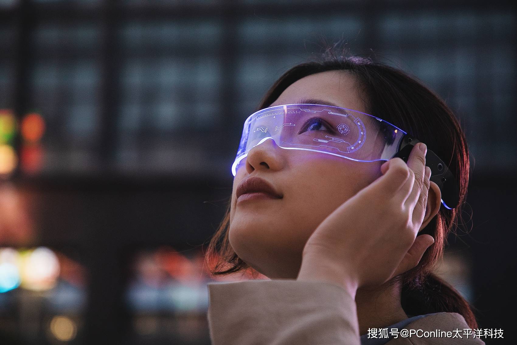 从配件到独立终端，智能眼镜如何靠“AI+一体化”挑战智能手机？