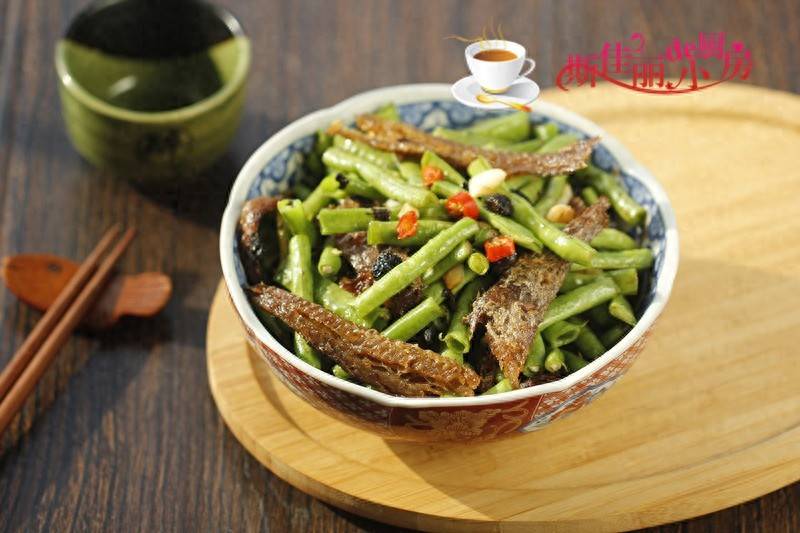 三伏天，少吃白菜土豆，多给孩子吃4样菜，腿脚有劲精力足长个头