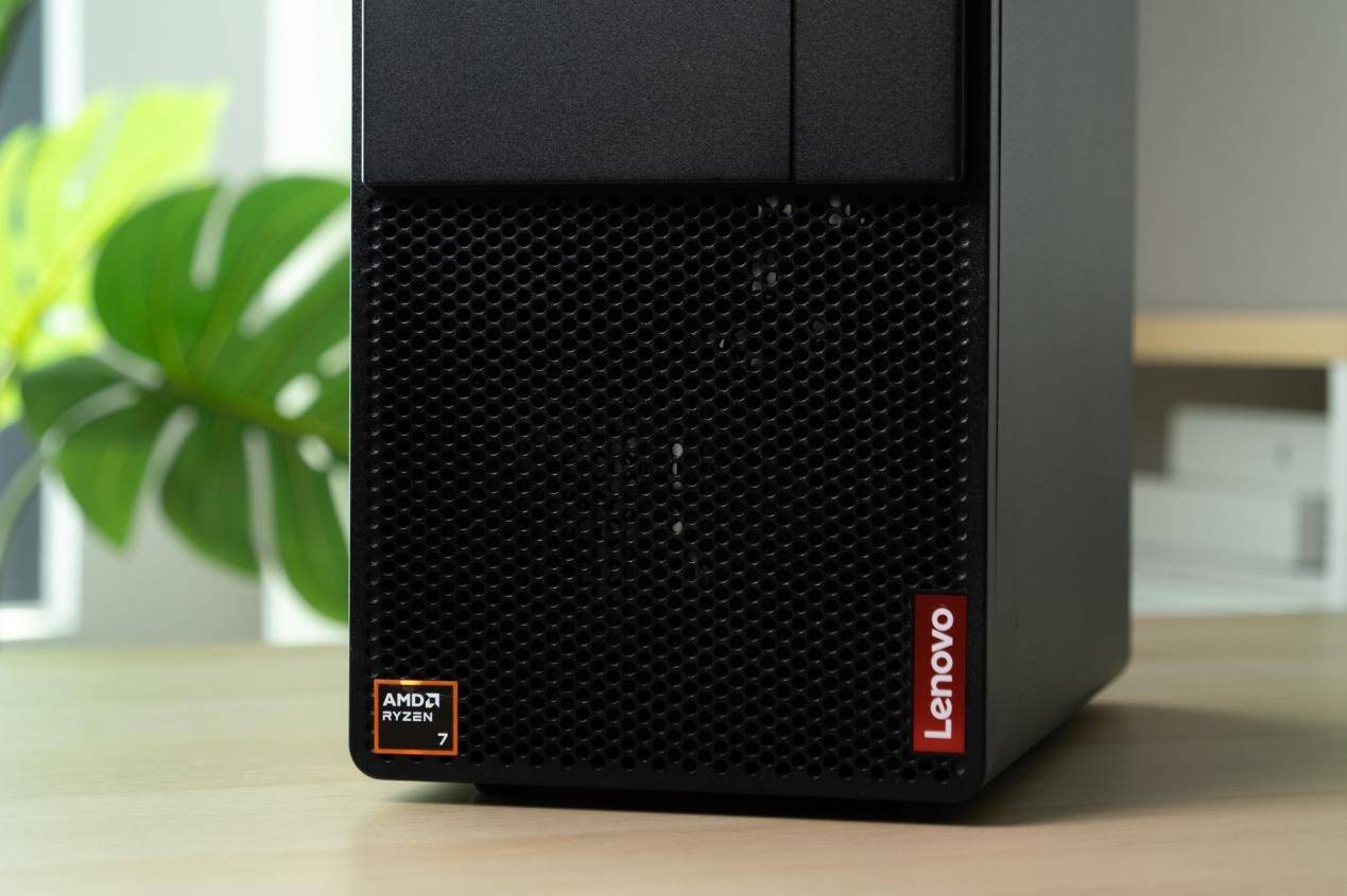 长期主义成本管控，选AMD锐龙8700G还是英特尔酷睿14700合适？