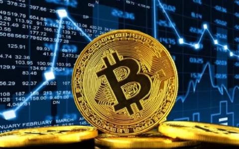 比特币暴跌揭秘：美股加息与BCH分叉影响