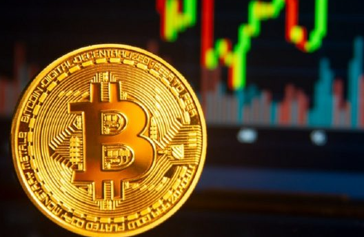 比特币ETF热潮涌现，期货需求大降