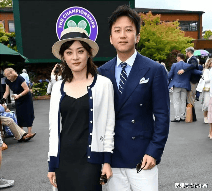 孙俪在英国终于变时髦了，一身贵族穿搭好洋气，女人果然要打扮