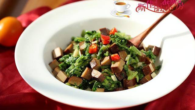 秋天宁可少吃肉，也要多吃这3样蔬菜，养肝润燥排便，安稳过深秋