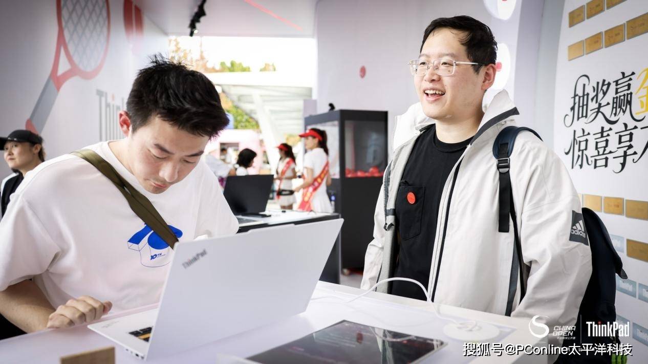 “小黑”突然变“小白”，ThinkPad的AI野心藏不住了