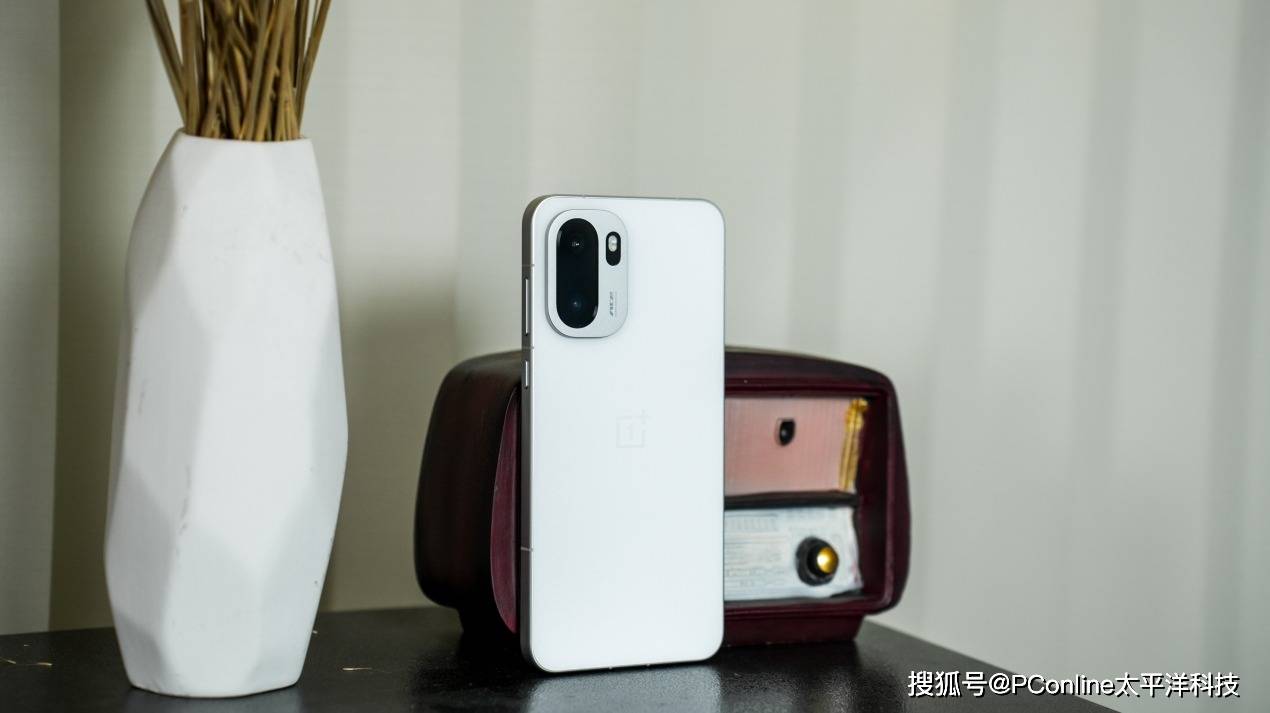 一加 Ace 6 屏幕体验:165Hz超高刷护眼屏,同档电竞屏的满配答案