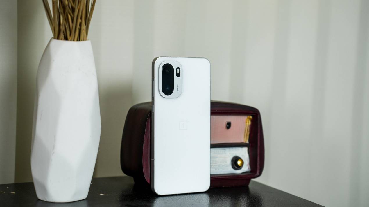 一加 Ace 6 屏幕体验:165Hz超高刷护眼屏,同档电竞屏的「满配答案」!