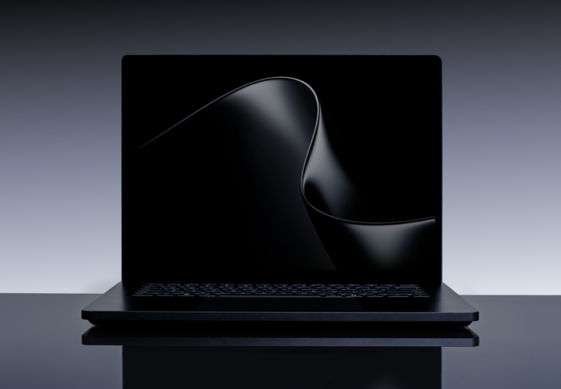微软 Surface Laptop Ultra 详细规格公布：首发英伟达 RTX Spark 芯片，重量不到 2 公斤